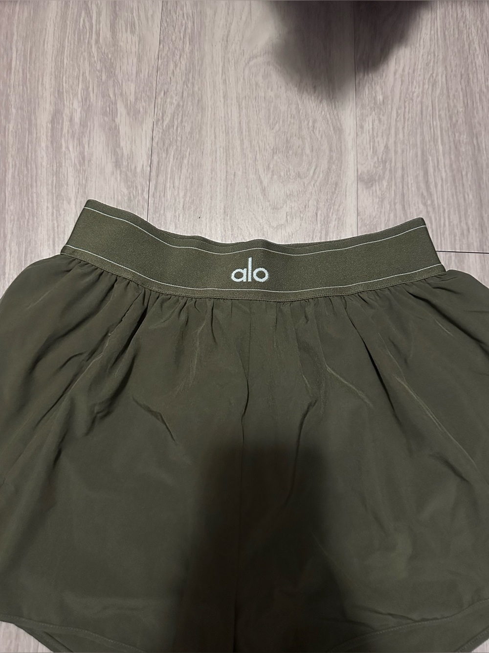 Alo Yoga Match Point Running Shorts - Picture 2 of 3